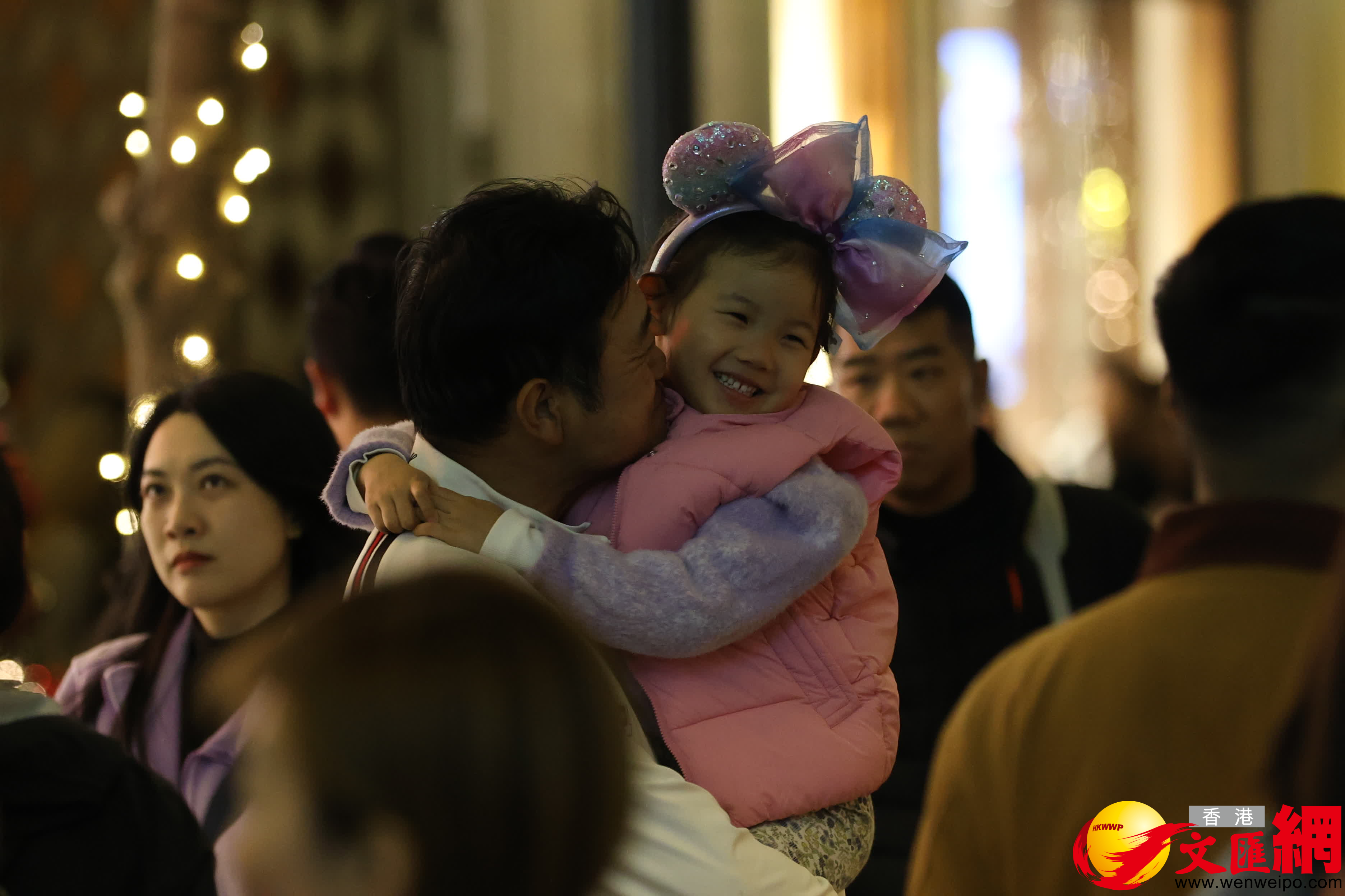 東北季候風正影響廣東沿岸，本(ben)港今早相當清(qing)涼，天文(wén)檯(tai)早上錄得最低氣溫14度。香港文(wén)匯報記者萬霜靈攝