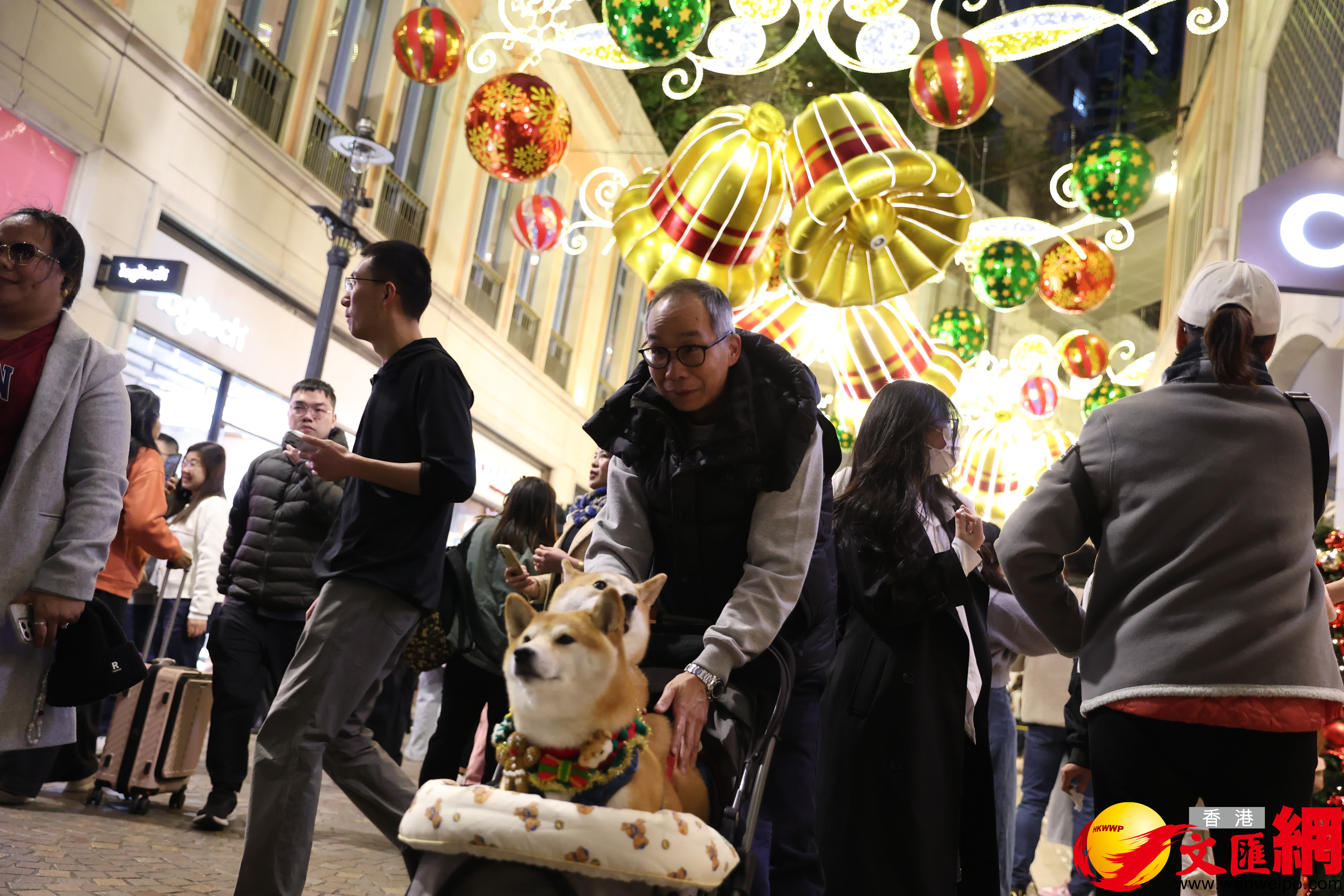 東北季候風正影響廣東沿岸，本(ben)港今早相當清(qing)涼，天文(wén)檯(tai)早上錄得最低氣溫14度。香港文(wén)匯報記者萬霜靈攝